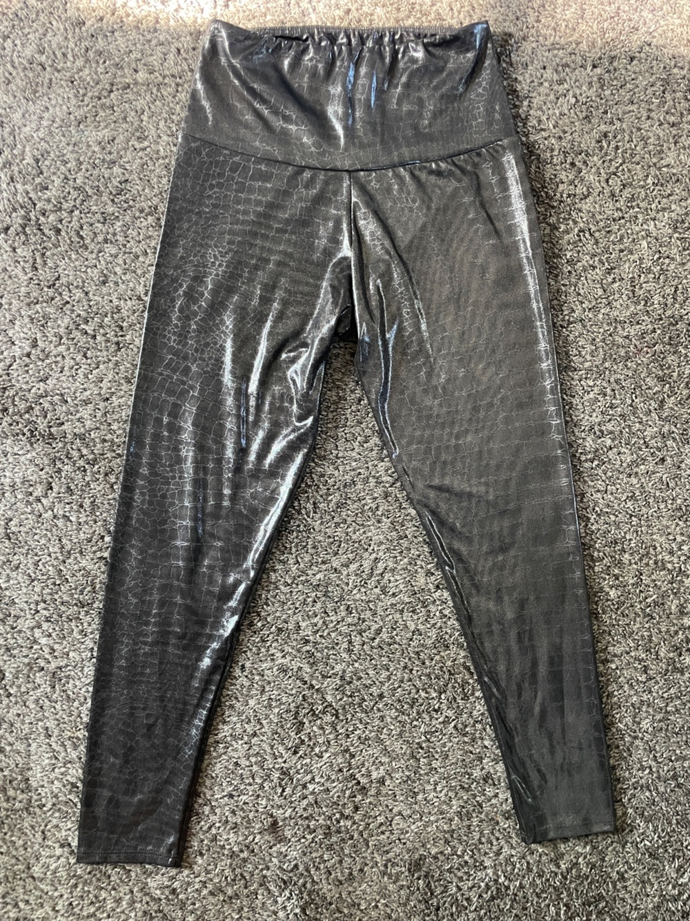 Onzie High Rise Metallic Crocodile Leggings | Silver Foil Shiny Yoga Pants M/L - Picture 2 of 6